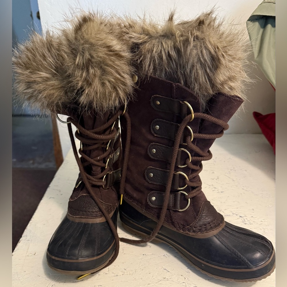 JOAN OF ARCTIC™ Women's Waterproof Boot - Picture 2 of 5